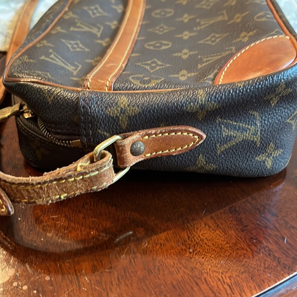 Louis Vuitton TROCADÉRO LEATHER CROSSBODY BAG - Picture 3 of 16